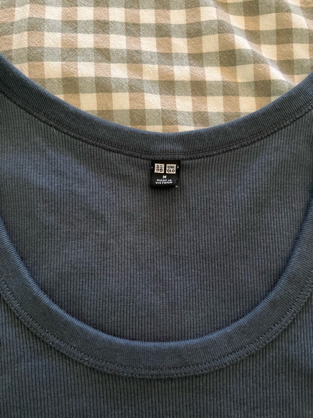Uniqlo Soft Ribbed Tank Top - Picture 3 of 12